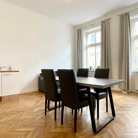 Premium Residence At Famous Vienna Kutschkermarkt Exterior photo