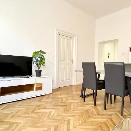 Premium Residence At Famous Vienna Kutschkermarkt Exterior photo